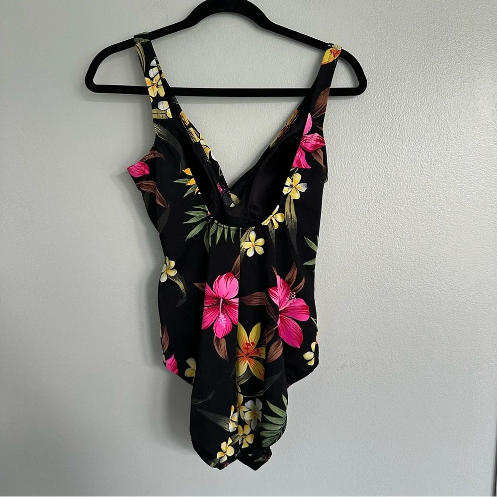 Miraclesuit Black Tropical Floral Surplice one-piece swimsuit Size 12 - Picture 5 of 9